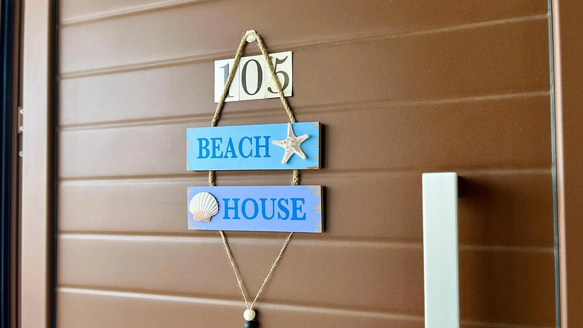 Apartament Larnaca Beachhouse