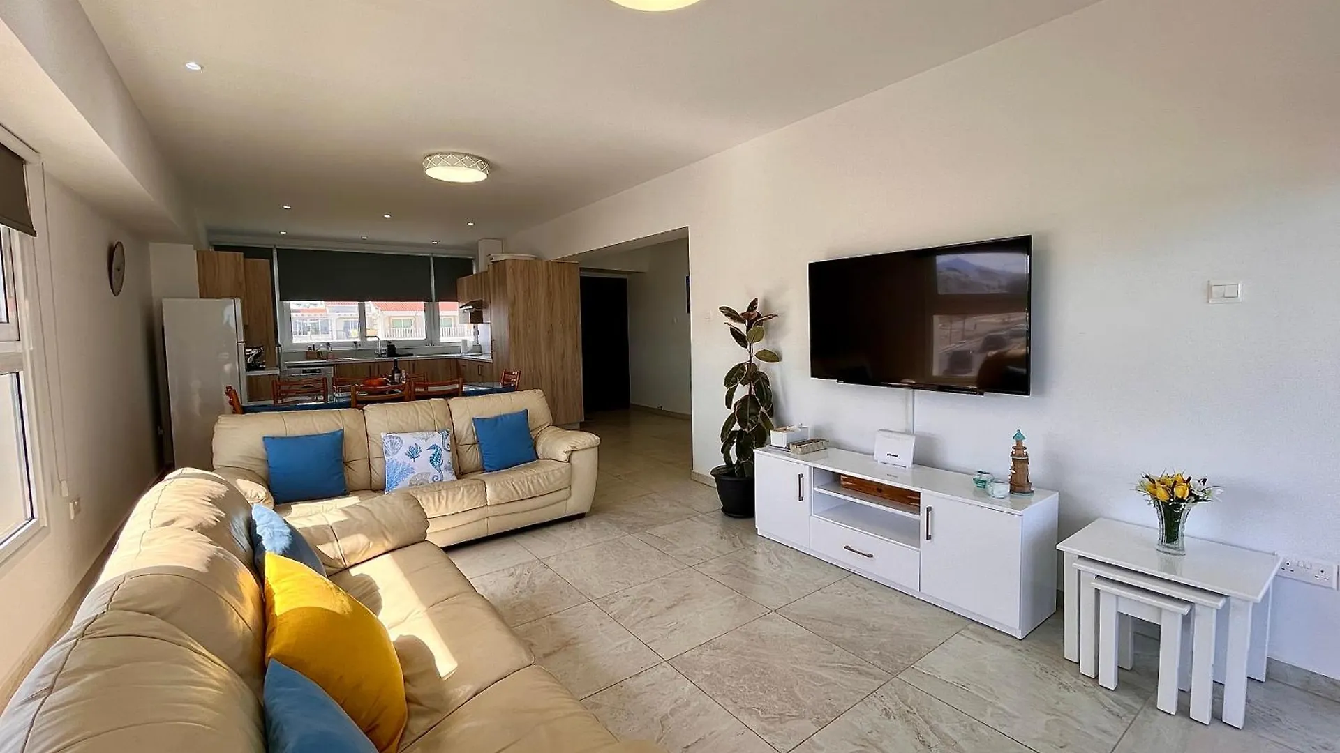 Larnaca Beachhouse 0*,  Cypr