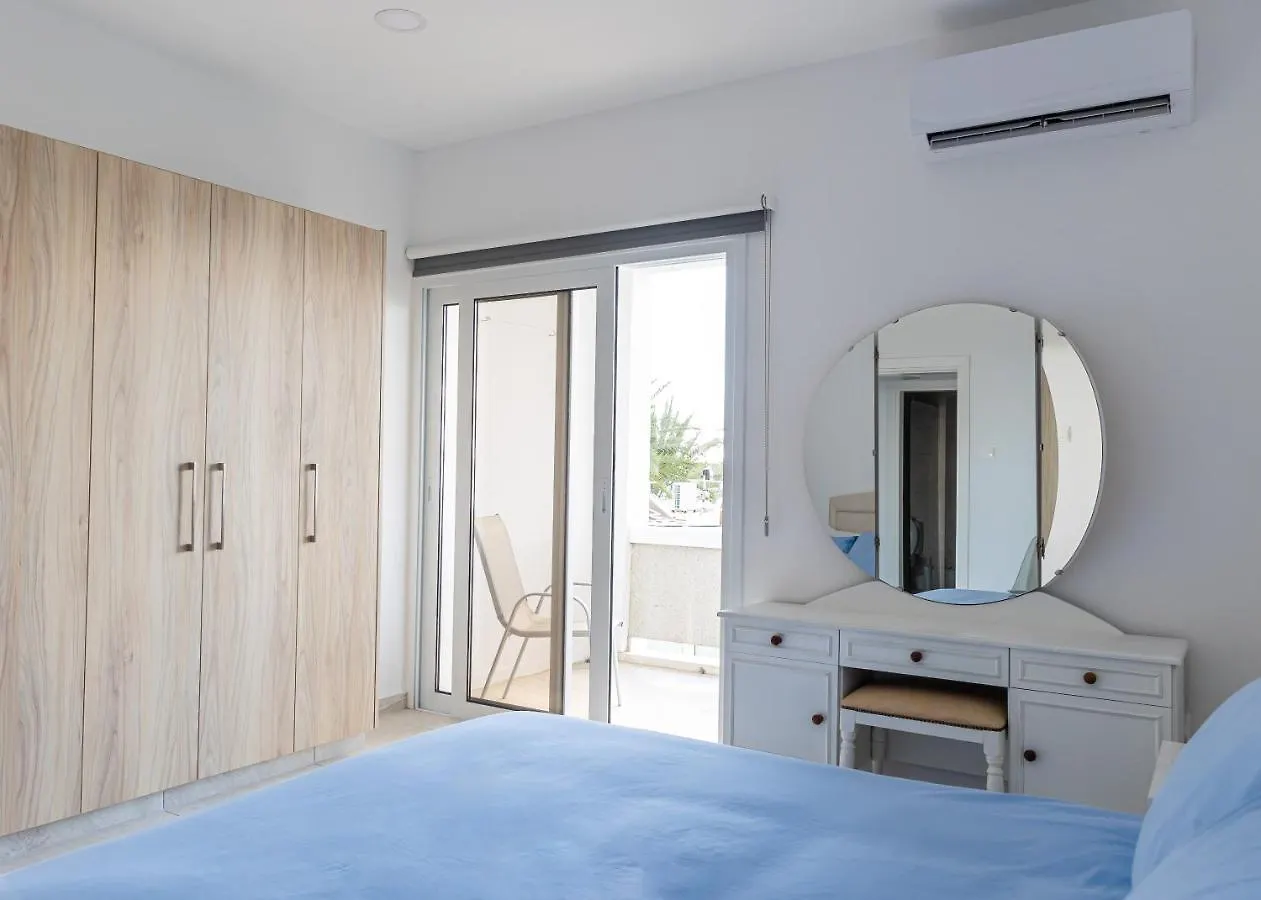 Larnaca Beachhouse Lägenhet