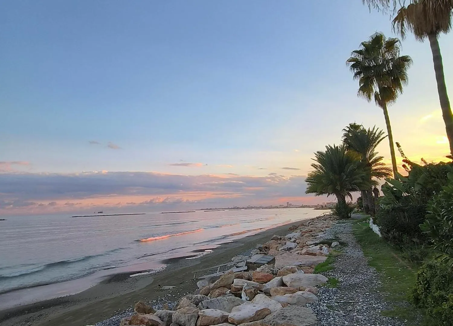 Lägenhet Larnaca Beachhouse